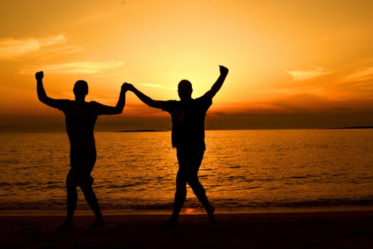 traveling couple enjoying the beach